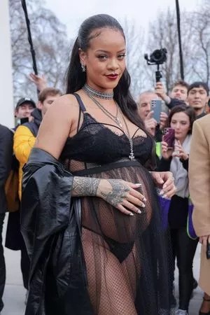 Rihanna OnlyFans Leaked Free Thumbnail Picture - #ggeaewy893