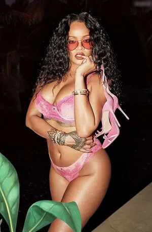 Rihanna OnlyFans Leaked Free Thumbnail Picture - #k4n9Awixo2