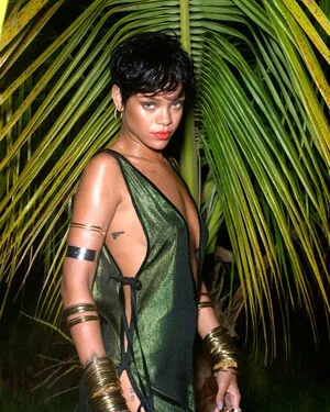 Rihanna OnlyFans Leaked Free Thumbnail Picture - #liG2jxWOni