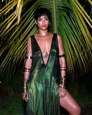 Rihanna OnlyFans Leaked Free Thumbnail Picture - #mFOTwKwEYY