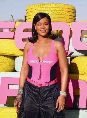 Rihanna OnlyFans Leaked Free Thumbnail Picture - #n3yNKS6V84