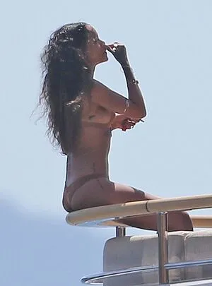 Rihanna OnlyFans Leaked Free Thumbnail Picture - #oHWBwLFazi