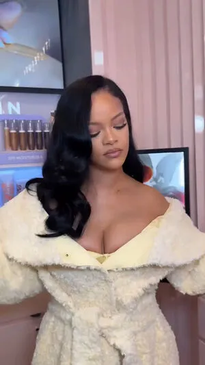 Rihanna OnlyFans Leaked Free Thumbnail Picture - #q4Dsuut4r6