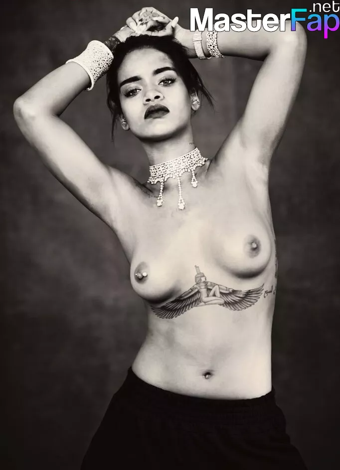 Rihanna Naked Tits