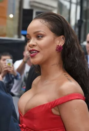 Rihanna OnlyFans Leaked Free Thumbnail Picture - #x34dEqENNS