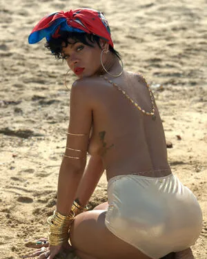Rihanna OnlyFans Leaked Free Thumbnail Picture - #xg2ESZ8Bbp