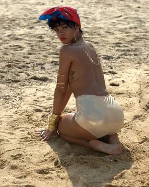 Rihanna OnlyFans Leaked Free Thumbnail Picture - #zaQpJrDvuG