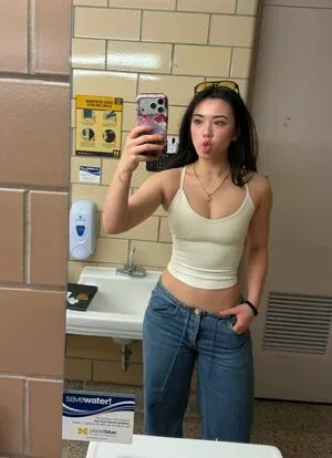 Riley Hahn OnlyFans Leaked Free Thumbnail Picture - #hIWNQAhnWA