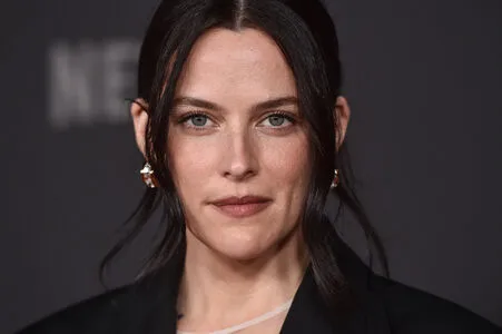 Riley Keough OnlyFans Leaked Free Thumbnail Picture - #A5lPNM0Jci