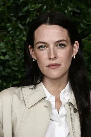Riley Keough OnlyFans Leaked Free Thumbnail Picture - #DjyB6ummba