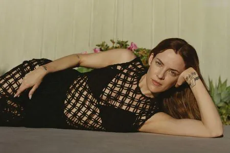 Riley Keough OnlyFans Leaked Free Thumbnail Picture - #Swo27inlPh