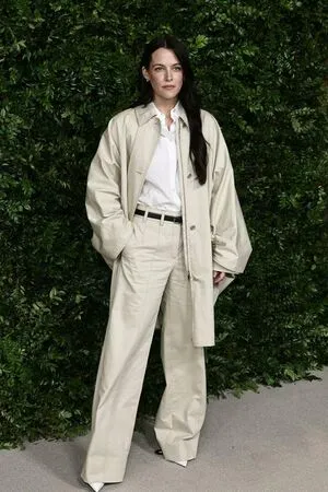 Riley Keough OnlyFans Leaked Free Thumbnail Picture - #YUNWKzZmZ8