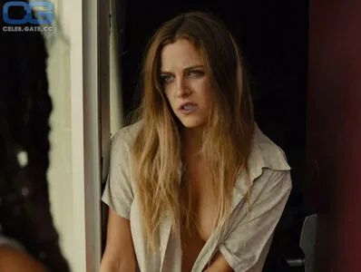 Riley Keough OnlyFans Leaked Free Thumbnail Picture - #xGKi22a2A0