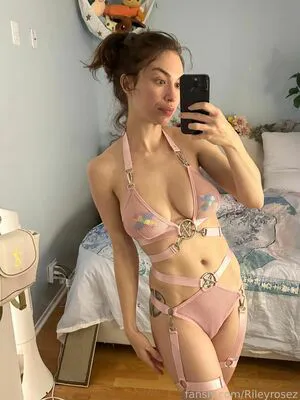 Rileyrosez OnlyFans Leaked Free Thumbnail Picture - #lkQsQgZG78