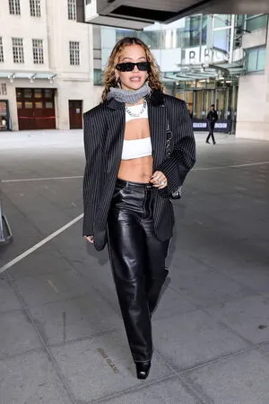 Rita Ora OnlyFans Leaked Free Thumbnail Picture - #nHpyjc3VaX