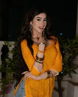 Riva Arora OnlyFans Leaked Free Thumbnail Picture - #J55ByrBwAR