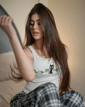 Riva Arora OnlyFans Leaked Free Thumbnail Picture - #adyUNOYmmy