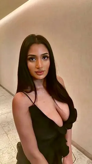 Riya B OnlyFans Leaked Free Thumbnail Picture - #1NsT7o29Kl