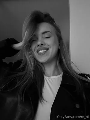 Ro Ni OnlyFans Leaked Free Thumbnail Picture - #ragGfYgSF9