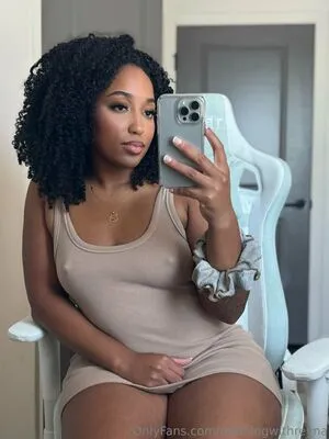 Roamingwithreyna OnlyFans Leaked Free Thumbnail Picture - #0Sk3lrjn0O