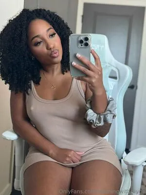 Roamingwithreyna OnlyFans Leaked Free Thumbnail Picture - #dyCaCg4hpr