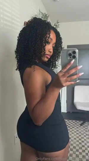 Roamingwithreyna OnlyFans Leaked Free Thumbnail Picture - #eY2V5Tpi3U