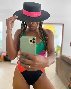 Roberta Rodrigues OnlyFans Leaked Free Thumbnail Picture - #FZHy4X6eeH