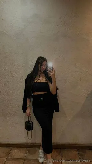 Robinsonkyraa OnlyFans Leaked Free Thumbnail Picture - #PoqExN7xTy