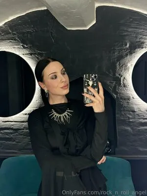 Rock N Roll Angel OnlyFans Leaked Free Thumbnail Picture - #BWGIAOz2b5