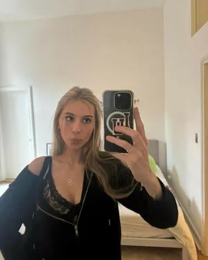 Romy Mars OnlyFans Leaked Free Thumbnail Picture - #RiosdJffPv