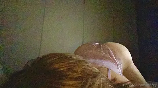 Roozey OnlyFans Leaked Free Thumbnail Picture - #0ubabnlFRi