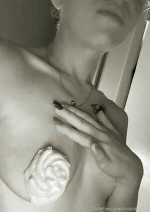 Rosalieduthe OnlyFans Leaked Free Thumbnail Picture - #9RWejlQUZI