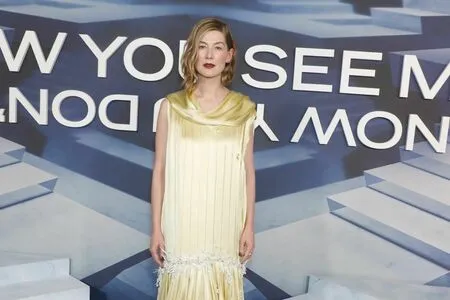 Rosamund Pike OnlyFans Leaked Free Thumbnail Picture - #6wh89Ncq23
