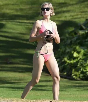 Rosamund Pike OnlyFans Leaked Free Thumbnail Picture - #FLJJWjA77l
