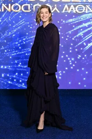 Rosamund Pike OnlyFans Leaked Free Thumbnail Picture - #GRqUa1aKVI