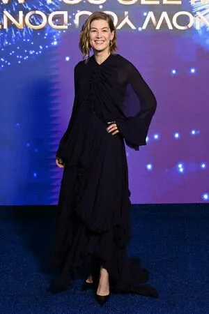 Rosamund Pike OnlyFans Leaked Free Thumbnail Picture - #M6jpKX8KbX