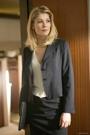 Rosamund Pike OnlyFans Leaked Free Thumbnail Picture - #WCb6nfWqze