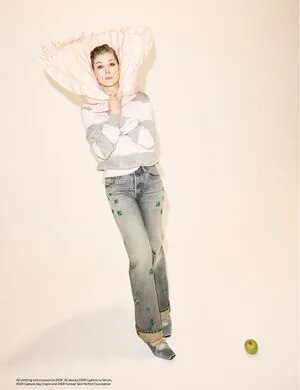 Rosamund Pike OnlyFans Leaked Free Thumbnail Picture - #c41i2wGvCl