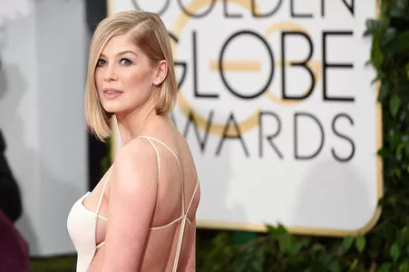 Rosamund Pike OnlyFans Leaked Free Thumbnail Picture - #keIU9rpUqn