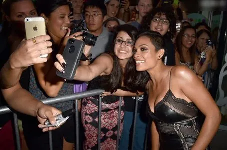 Rosario Dawson OnlyFans Leaked Free Thumbnail Picture - #iVApK1UVVA