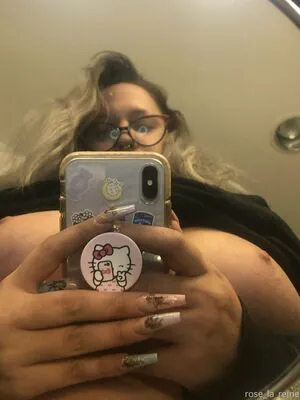 Rose La Reine OnlyFans Leaked Free Thumbnail Picture - #POhCZHooly
