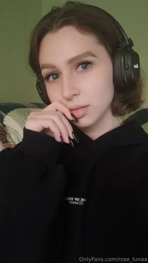 Rose Lunaa OnlyFans Leaked Free Thumbnail Picture - #K247XaMcBf
