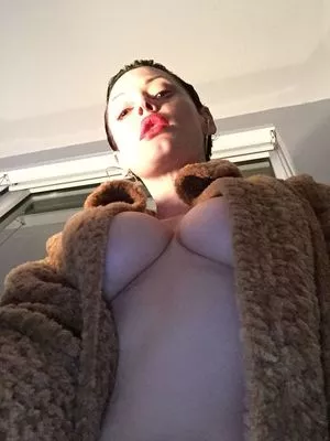 Rose Mcgowan OnlyFans Leaked Free Thumbnail Picture - #FobJIgMk9u