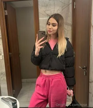 Rose Ts OnlyFans Leaked Free Thumbnail Picture - #fwIQEqf4Z0