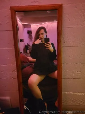 Rosegoldember OnlyFans Leaked Free Thumbnail Picture - #RLSQ8k81Dq