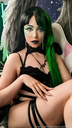 Roseiquartzofficial OnlyFans Leaked Free Thumbnail Picture - #xJFO75pvp4