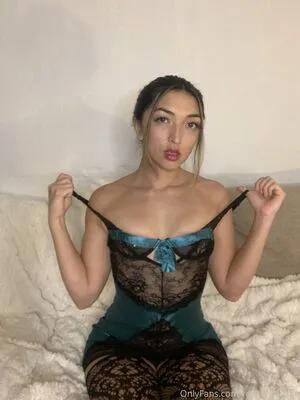 Roseisstarfree OnlyFans Leaked Free Thumbnail Picture - #fnaSXonJud