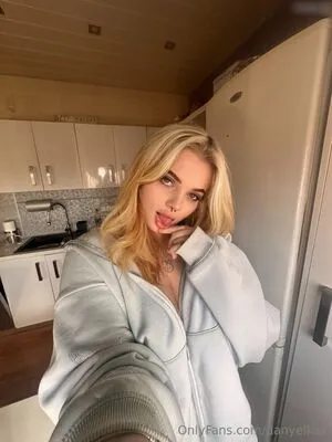 Roselin De OnlyFans Leaked Free Thumbnail Picture - #1d3ME7twSj