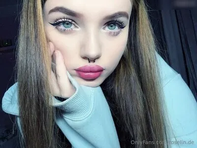 Roselin De OnlyFans Leaked Free Thumbnail Picture - #EShBaKGbBA