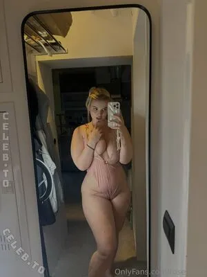 Roselin De OnlyFans Leaked Free Thumbnail Picture - #GtEwMXNDUw